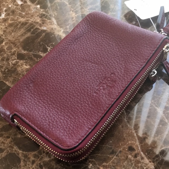 New! Coach Burgundy Pebble Leather Double Corner Zip Wristlet Wallet - Picture 6 of 15